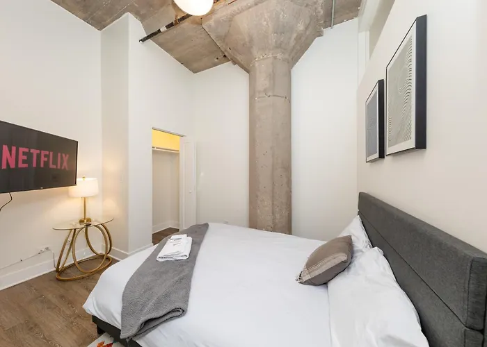 Slumber - Mccormick 3* Chicago