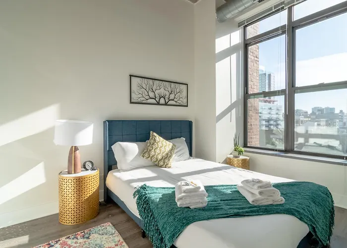 Slumber - Mccormick 3* Chicago