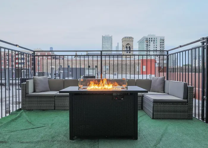 Slumber - Mccormick 3* Chicago