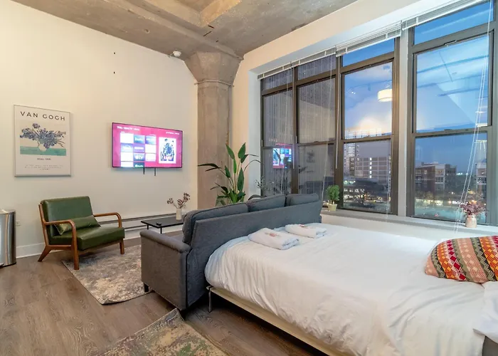 Slumber - Mccormick 3* Chicago