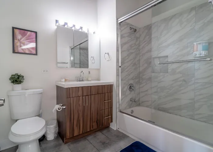 Slumber - Mccormick 3* Chicago