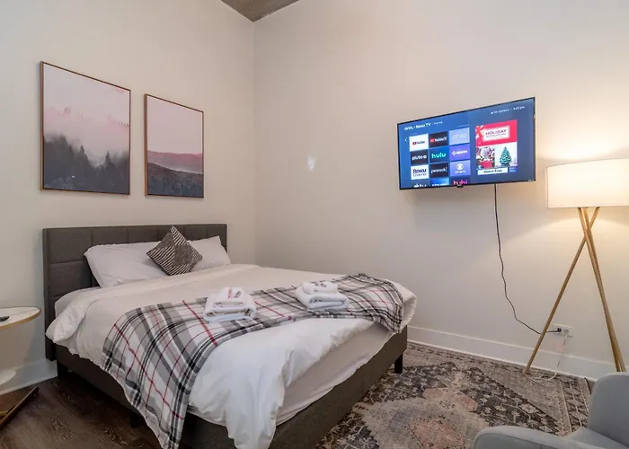 Slumber - Mccormick 3* Chicago